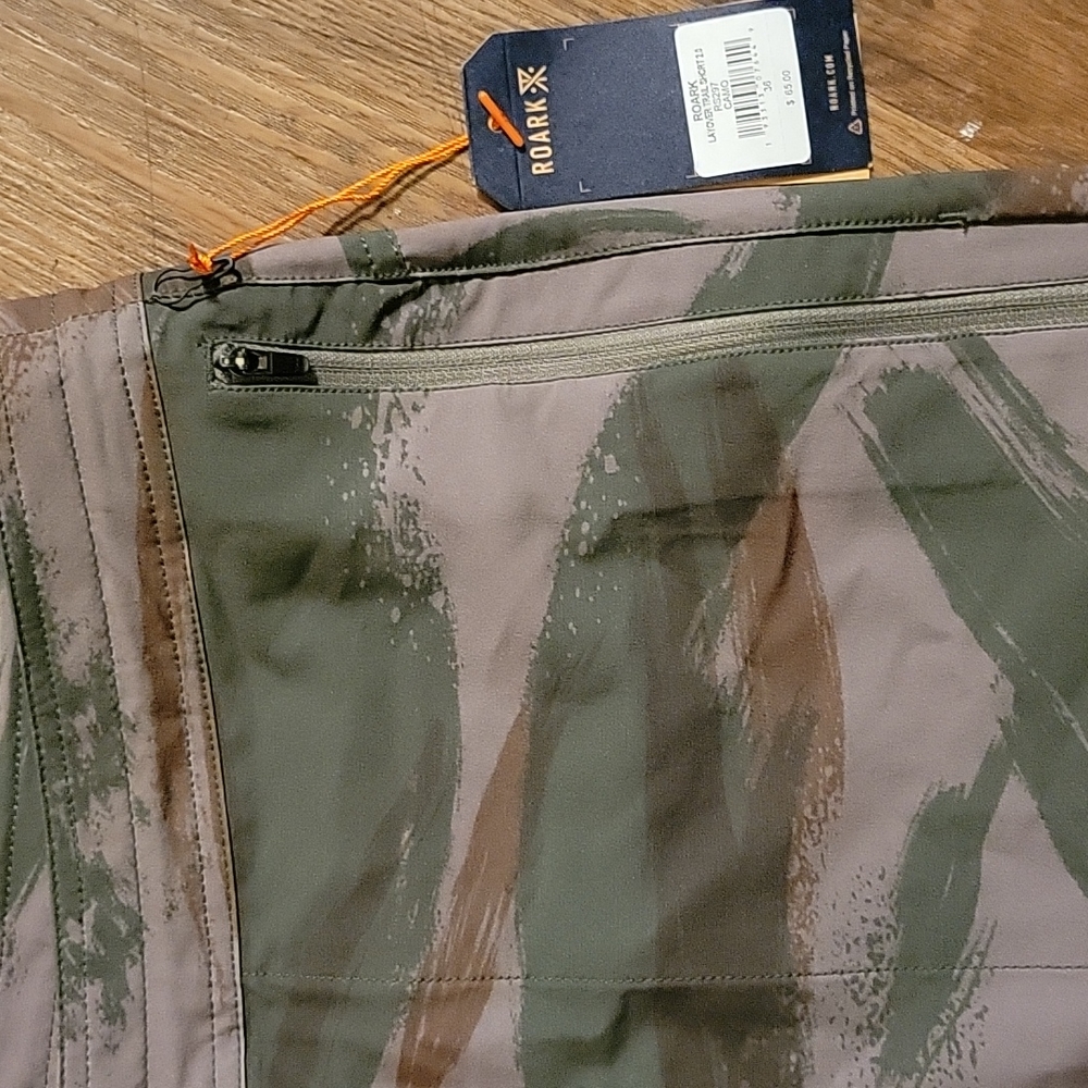 NWT Roark "Layover Trail" Hybrid Shorts Camo Color size 36 - Picture 3 of 8